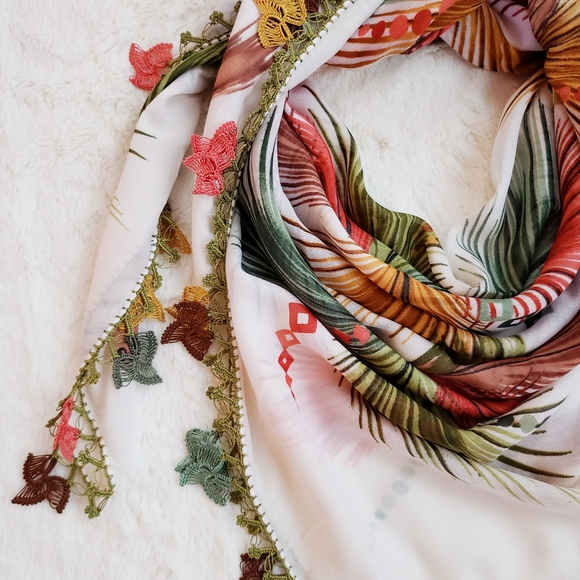 Exotic Handmade Needle Lace Scarf - Picture 3 of 4